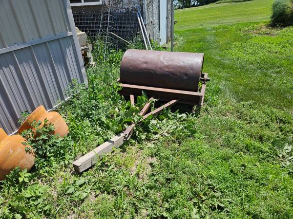 lawn roller - $500 (Hendricks)63437615906179122