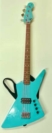 Explorer bass 1