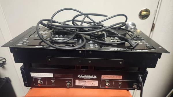TASCAM CD-302 Dual CD Player Rackmount w/ Remote Controller CD302