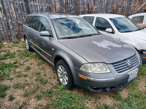 2000 Volkswagen Passat station wagon 1