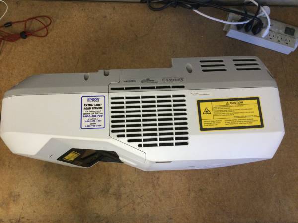 Epson BrightLink 710Ui 3LCD WUXGA Projector 4000 Lumens 3256 Lamp Hour - $200 (Englewood)63471156969859121