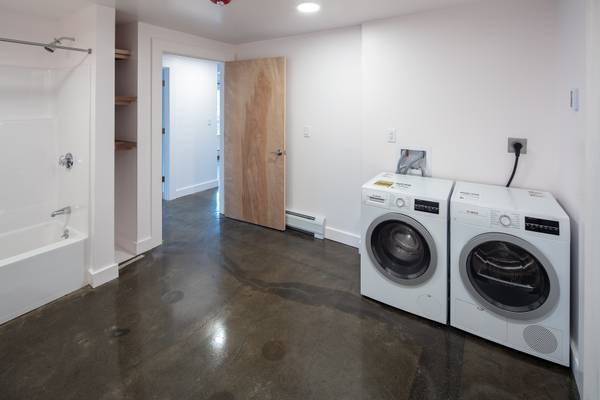 $1,700 / 2br - apartamento de 2 habitaciones con oficina en casa 6 Old Winslow Rd (Wilmot)63656245252995123