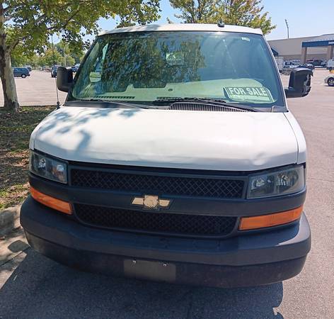 2018 Chevrolet Express Van G2500--OBO - Photo 10
