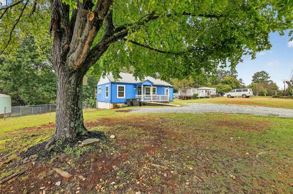 $1,275 / 3br - 3 BR in Quiet Area w/ Fenced Yard *AVAIL IMMEDIATELY* Pets OK (Trinity)64027440037505121