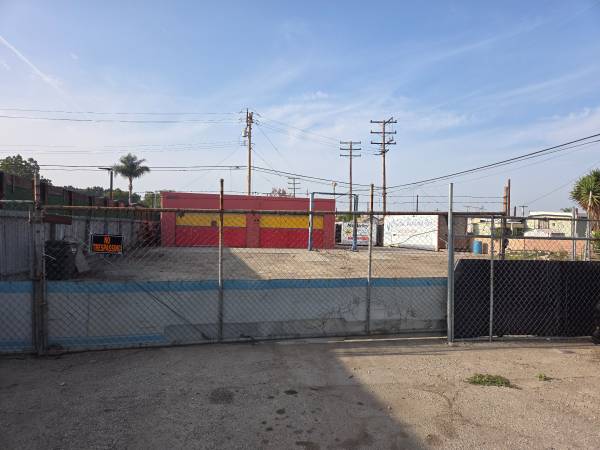 Auto related use, act quickly! - Shop Space for lease 1