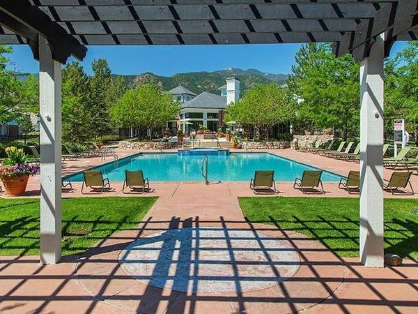$1,832 / 2br - 1064ft2 - Spectacular Mountain Views, Generous Pantries, 9 Foot Ceilings (Broadmoor/Straton)63658112318593122