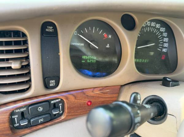 Buick LeSabre 2001, 105.056 millas, familiar original - $4.000 (Bayside)63482396738177122