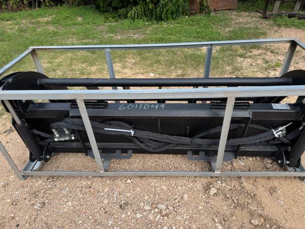 New Rock Grapple Attachment - $3,500 (San Antonio)62972002984963124