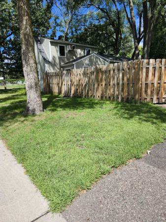 $1,100 / 2br - 2 BR+Den HOUSE (Saint Cloud)63988652366851122
