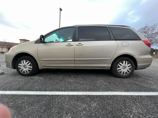2004 Toyota Sienna LE – Original Owner! - $3,500 (san jose south)63617104912131121