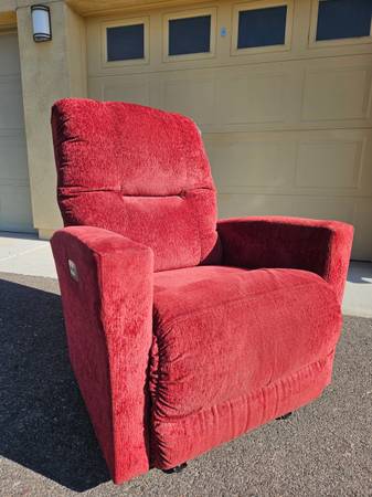 LAZY BOY POWER WALL HUGGER RECLINER CHAIR 1