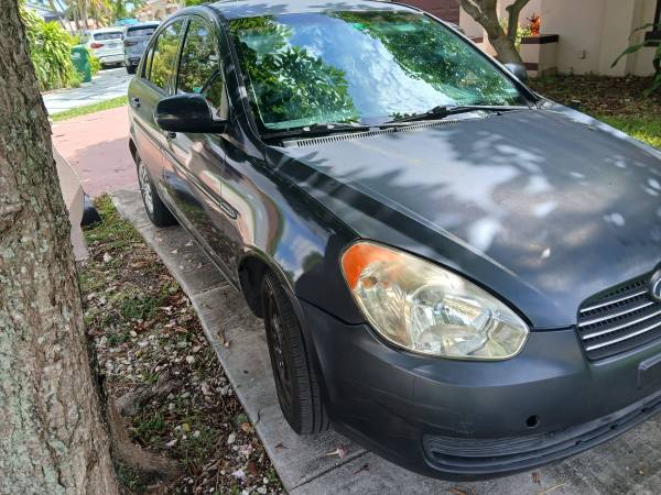 Hyundai Accent 2011 - $1,900 (Miami)63479325213697122