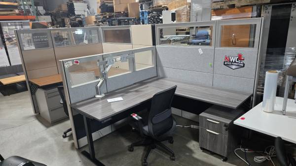 Herman Miller 6x6 Cubicle w Sit-Stand Desk – $2,000 – Free Delivery 1