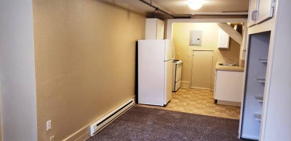 $1,295 / 2br - $1295/MO UTILITIES INCLUDED -MOVE IN SPECIAL- 455 East 13th Ave Unit B (Eugene)63977274720770123