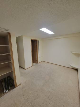 $950 / 2br - ISO Female Roommate $950 (Austin Bluffs & Academy)63687084144001123