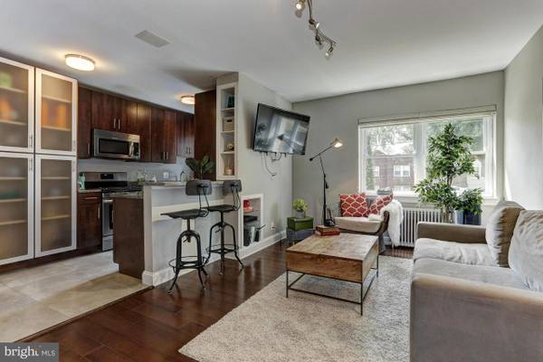 $2,000 / 1br - 608ft2 - Bright, sunny one-bedroom in Glover Park (Glover Park)64039861496193121