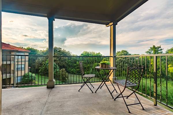 $1,475 / 1br - 825ft2 - Barbeque Grill Area, On-Site Laundry Facility, 24-Hour Fitness Center (2801 Turnberry Dr, Arlington, TX)63796578819459122