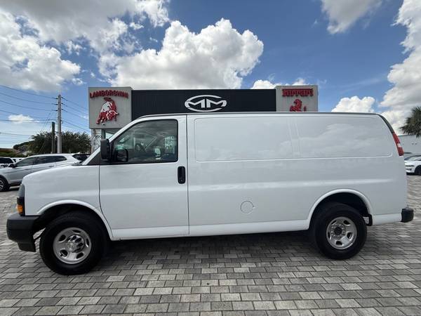2021 Chevrolet Express G2500 Chevy Sedán - $23,999 (City Motor Miami LLC)63470240836225123