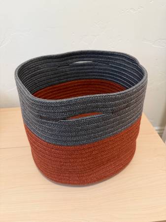 Woven basket gray & vermilion 1