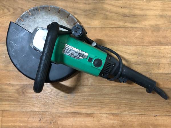 Hitachi 12” Cutoff Machine includes diamond blade CC-12Y 1