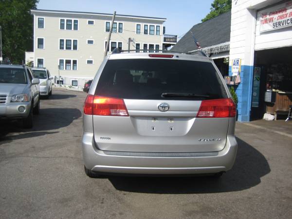 2005 Toyota Sienna LE - Asientos para 7 pasajeros - $3,599 (4455 WASHINGTON ST, ROSLINDALE, MA 02131)63623753820417124