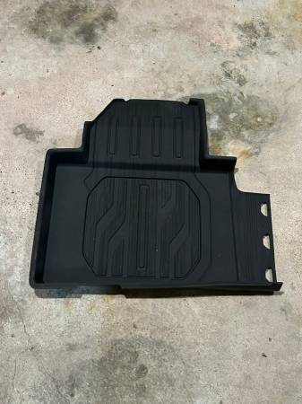 GMC TERRAIN ALL WEATHER FLOOR MATS 1