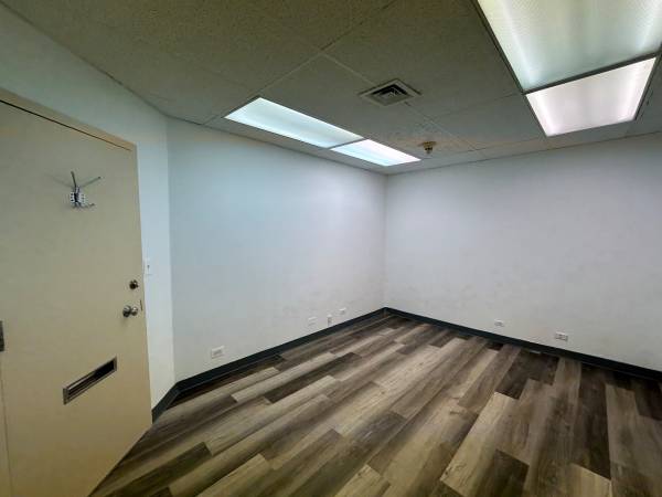 $293 / 175ft2 - CHEAP OFFICE SPACE FOR RENT - GOOD FOR TRUCKING LOGISTICS (BENSENVILLE)64041645602690120