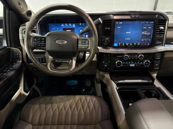 2025 Ford F450 Platinum PLUS - Photo 11