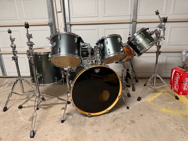 Pearl Export 5 pc drum set + extras 1
