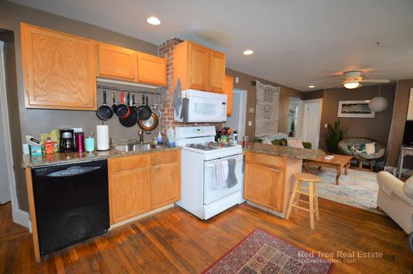 $4,400 / 4br - Huge 4 bed 2 bath near BU with laundry in unit, parking avail!! (Allston)63802096984579124