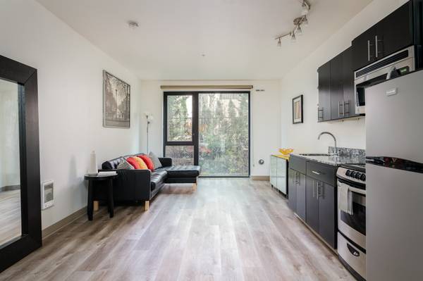$1,099 / 456ft2 - Amazing Studio available on 10/04 with W/D in unit63842023309827122