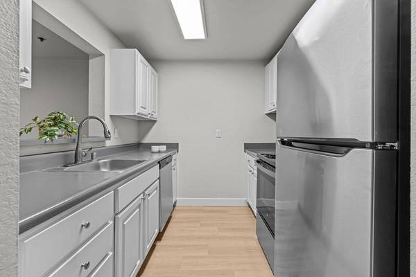 $1,537 / 1br - 708ft2 - Autumn Skies  Cozy Vibes at Centrepointe! Discounts for Boeing!! (Everett)63808131239683121