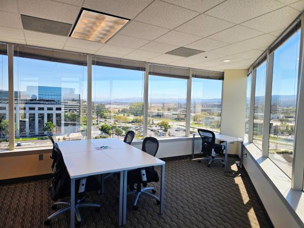 $330 50% De descuento Oficina privada para equipo Ventana #6028!! Sala de conferencias incluida! (redwood city)63826175707393120