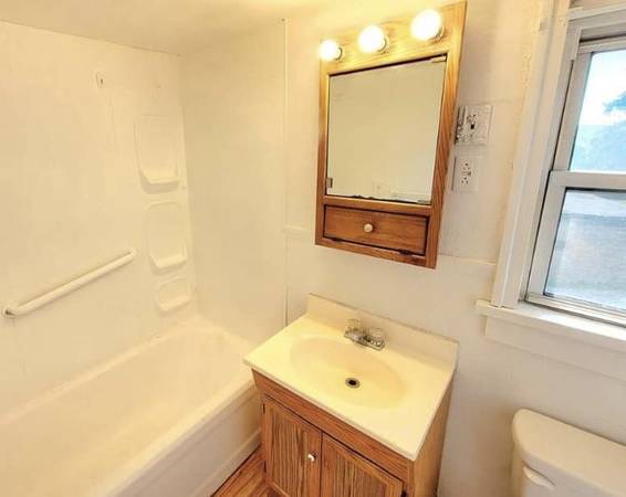 $850 / 2br - 924ft2 - Spacious apartment with washer/dryer, walking distance from bus stop (Johnstown)63836544402305124
