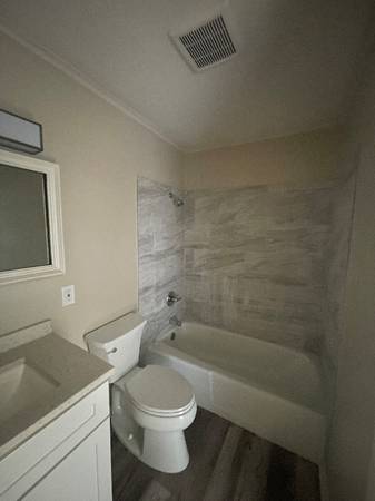 $975.00 / 1br - 600ft2 - Walk to School..  1BR - Brand spankin’ NEW63857515850883124