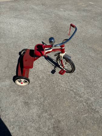 Red tricycle 1