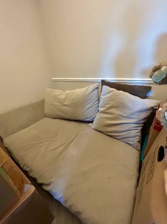 ✨ Comfy Beige Lounge Chair / Mini Couch – Perfect for Small Spaces! ✨ 1