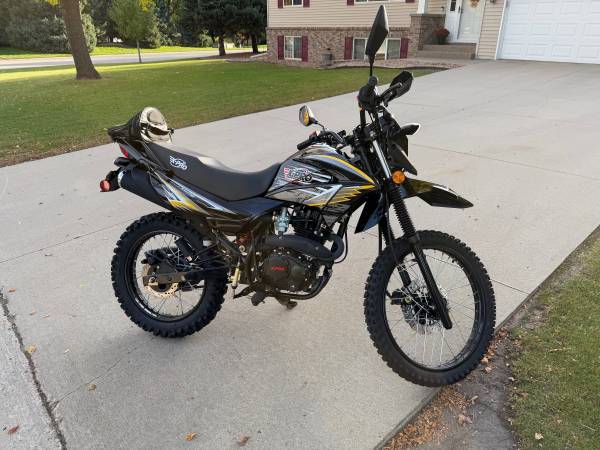 2023 Enduro Cycle RXE250 1