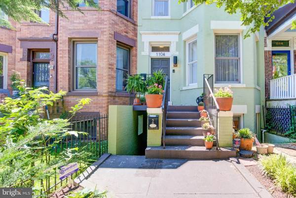 Stylish & Spacious 1-Bed Condo with Luxury Finishes in Prime NW Location 1