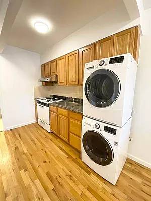 $3,150 / 1br - OFF-MARKET SUN WASHED LES 1 BED + W/D UNIT___AMAZING LOCATION! (Lower East Side)63945362843266122