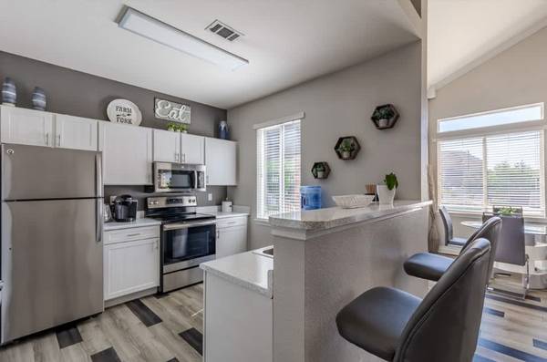 $1,483 / 3br - 1279ft2 - Extra Storage, Clubhouse, Fitness Center (1040 Highland Vista Ave, Castle Rock, CO)63920603218306120