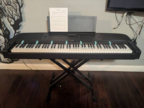 DGX 670 Mint condition 1