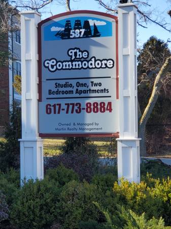 $1,895 / 1br - 700ft2 - North Weymouth King-sized Walk To Beach & Bus Out Front HT/HW Included63817562504067121