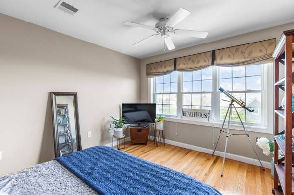 $2,674 / 2br - 1725ft2 - Beautiful Condo For Rent Located In Hampton (Hampton)63932060056579124