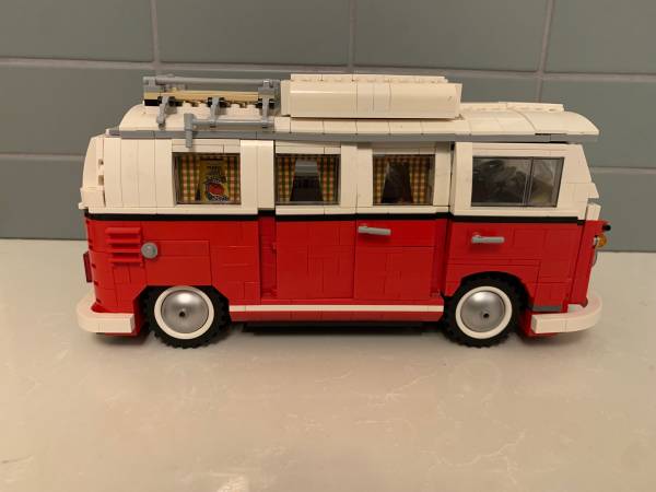 LEGO 10220 Volkswagen T1 Camper Van set 1