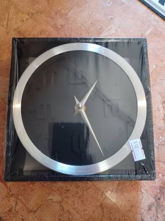 Small Office Clock 1
