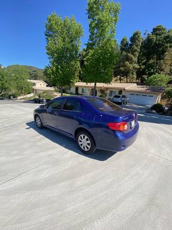 2010 TOYOTA COROLLA - $3,400 (glendale)63470774976131124