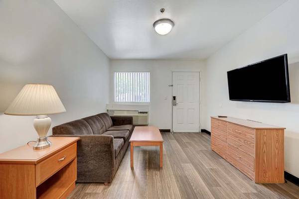 Fast Freeway Access, Pets Allowed, Shopping Near By 1