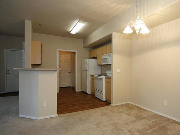 $1,599 / 2br - 1144ft2 - Ceiling Fan(s), Vaulted Ceilings in select homes, Air Conditioning64024993373955122