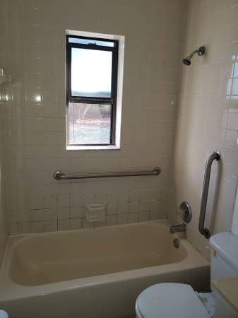 $1,400 / 2br - 2 Bedroom 1Bath House Large Yard $1400 mo (Merritt Island)63823720747651123